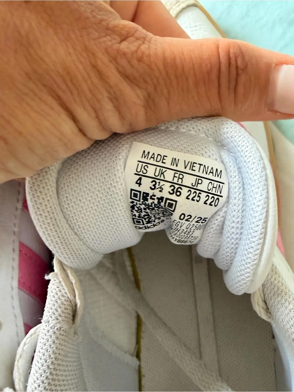 Adidas big girls White Sneakers with Pink Stripes and Gum Sole